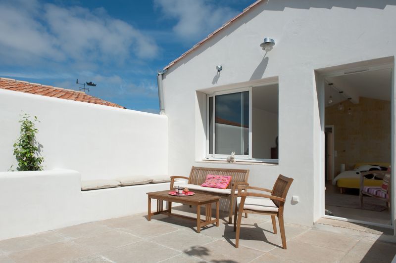 Photo 5 : TERRASSE d'une maison située à Loix, île de Ré.