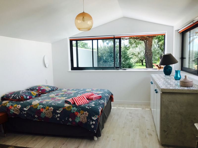 Photo 30 : CHAMBRE d'une maison située à Loix, île de Ré.