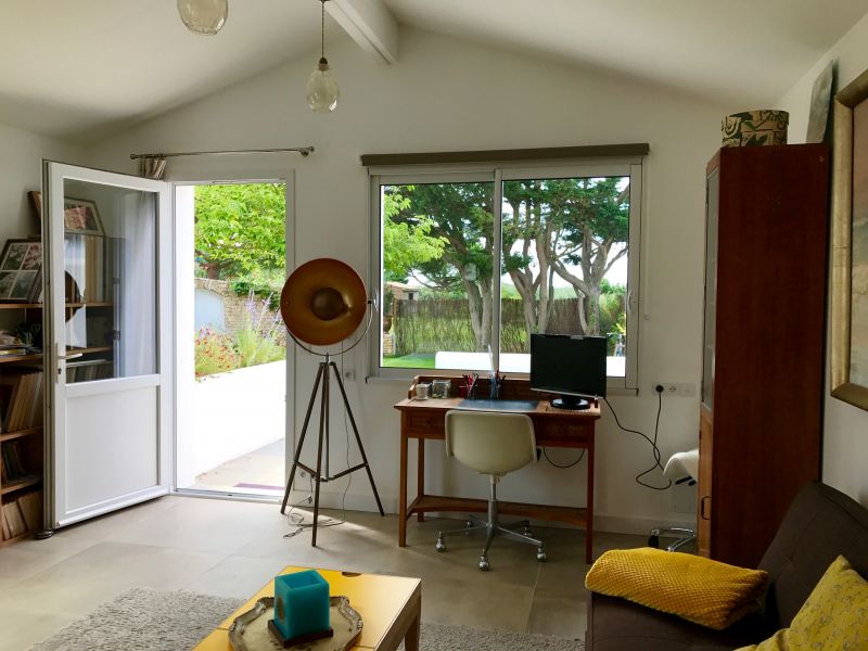 Photo 4 : CHAMBRE d'une maison située à Loix, île de Ré.