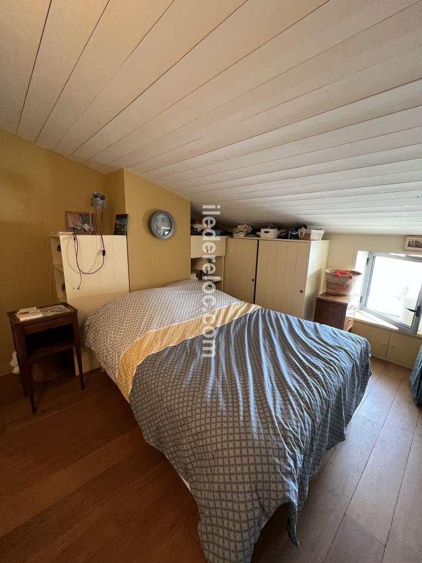 Photo 8 : CHAMBRE d'une maison située à Ars, île de Ré.