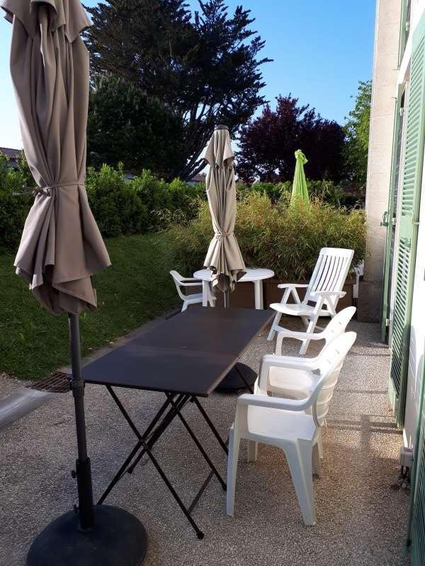 Photo 2 : TERRASSE d'une maison située à Saint-Martin-de-Ré, île de Ré.