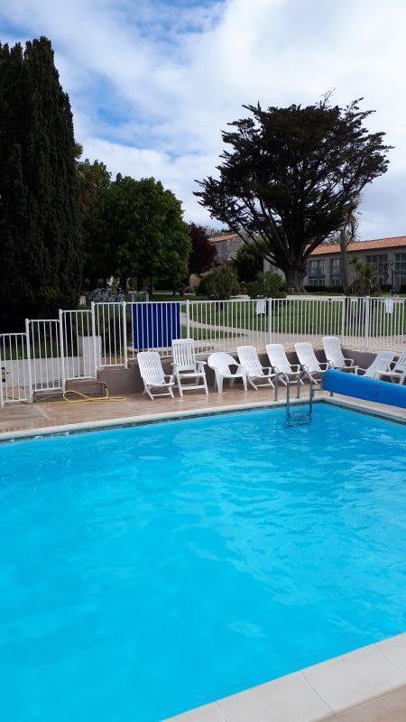 Photo 25 : PISCINE d'une maison située à Saint-Martin-de-Ré, île de Ré.