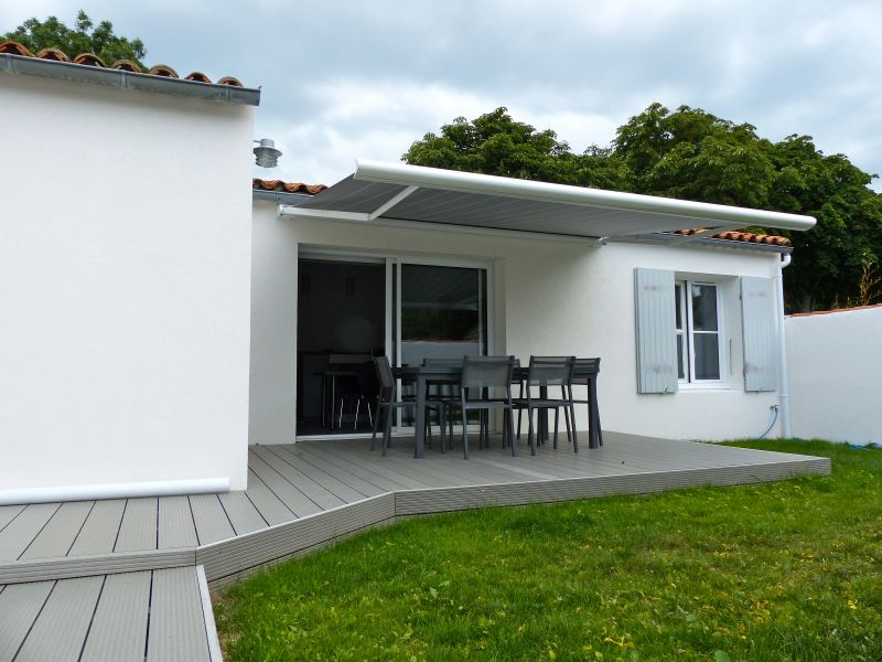 Photo 12 : TERRASSE d'une maison située à Saint-Martin-de-Ré, île de Ré.