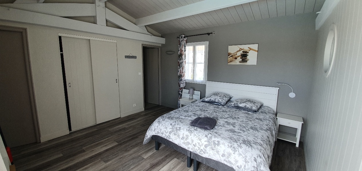 Photo 22 : CHAMBRE d'une maison située à La Couarde-sur-mer, île de Ré.