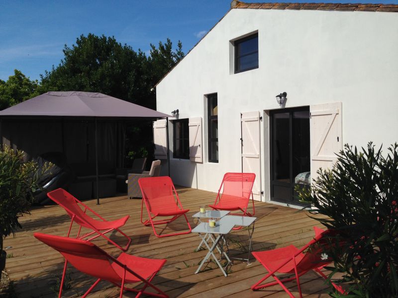 Photo 14 : TERRASSE d'une maison située à Ars, île de Ré.