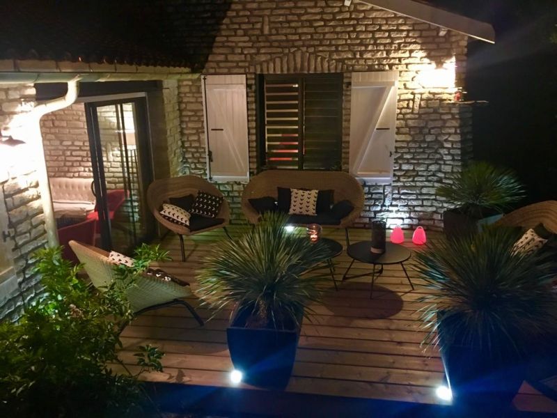 Photo 1 : TERRASSE d'une maison située à Ars, île de Ré.