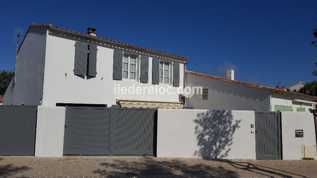 Photo 1 : EXTERIEUR d'une maison située à La Couarde-sur-mer, île de Ré.