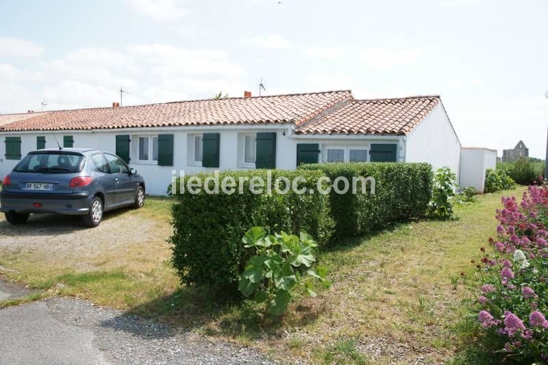 Photo 3 : EXTERIEUR d'une maison située à La Flotte-en-Ré, île de Ré.