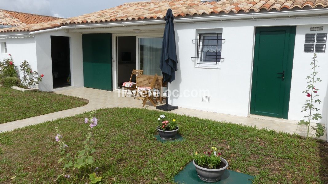 Photo 1 : JARDIN d'une maison située à La Flotte-en-Ré, île de Ré.