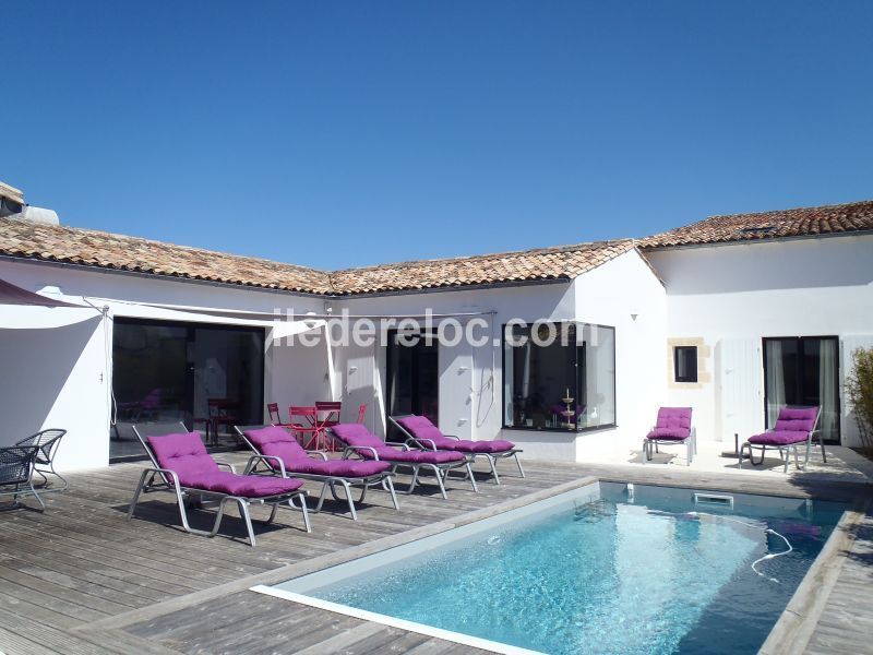 Photo 3 : EXTERIEUR d'une maison située à La Couarde-sur-mer, île de Ré.