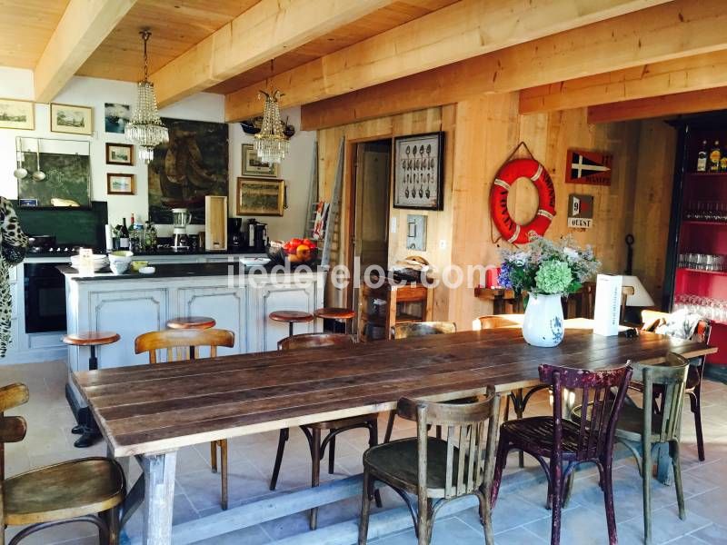 Photo 14 : CUISINE d'une maison située à La Couarde-sur-mer, île de Ré.