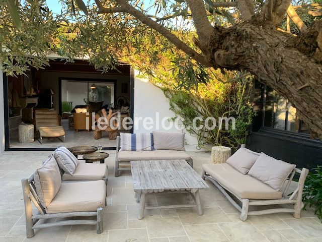 Photo 7 : TERRASSE d'une maison située à La Couarde-sur-mer, île de Ré.