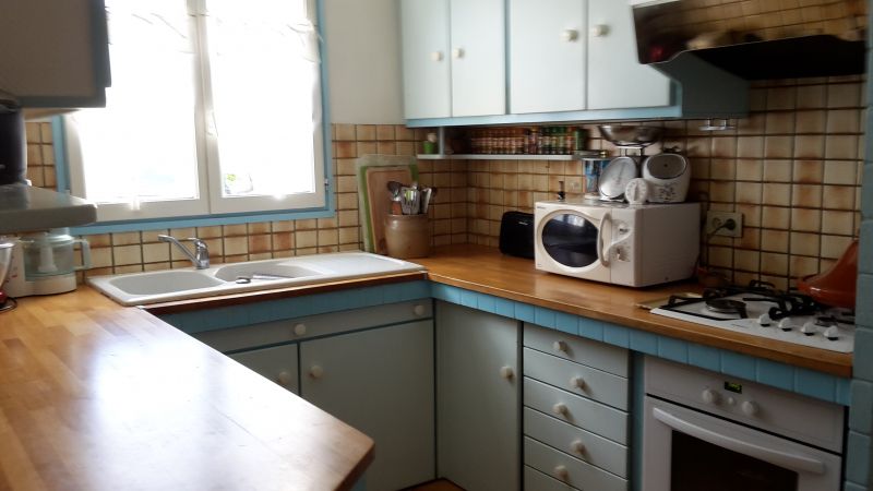 Photo 4 : CUISINE d'une maison située à Saint-Martin-de-Ré, île de Ré.