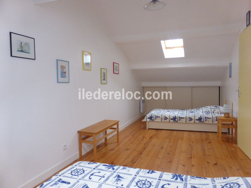 Photo 19 : CHAMBRE d'une maison située à La Couarde, île de Ré.