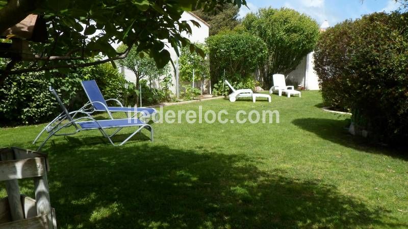 Photo 23 : JARDIN d'une maison située à Le Bois-Plage-en-Ré, île de Ré.