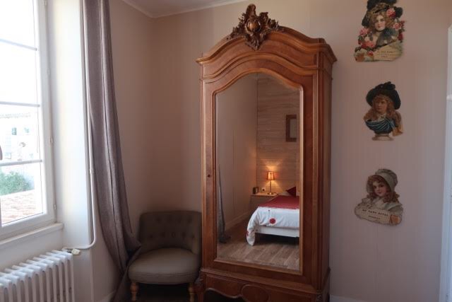 Photo 36 : CHAMBRE d'une maison située à Sainte-Marie-de-Ré, île de Ré.