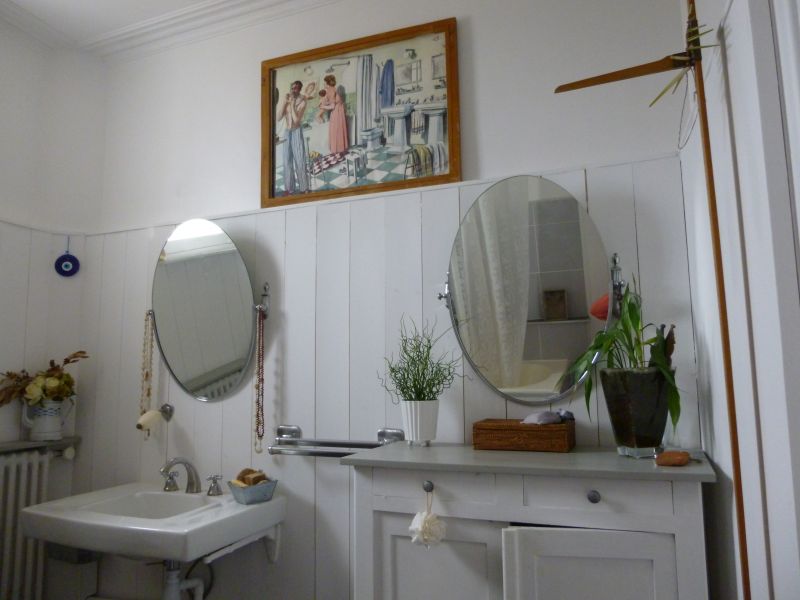 Photo 39 : SALLEDEBAIN d'une maison située à Sainte-Marie-de-Ré, île de Ré.