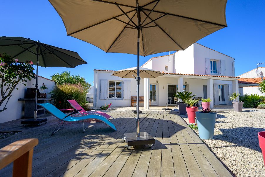 Photo 14 : TERRASSE d'une maison située à Saint-Martin-de-Ré, île de Ré.