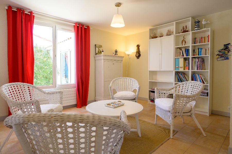 Photo 27 : SEJOUR d'une maison située à Saint-Martin-de-Ré, île de Ré.