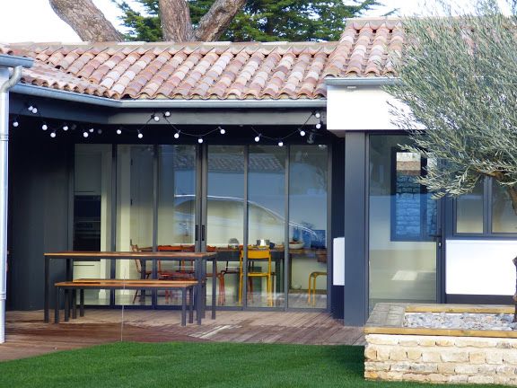 Photo 2 : EXTERIEUR d'une maison située à Le Bois-Plage-en-Ré, île de Ré.