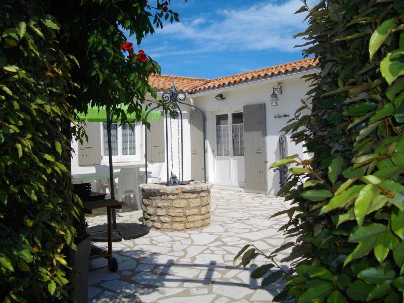 Photo 1 : TERRASSE d'une maison située à Le Bois-Plage-en-Ré, île de Ré.