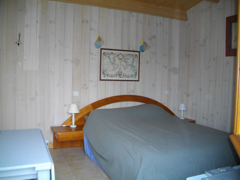 Photo 4 : CHAMBRE d'une maison située à Le Bois-Plage-en-Ré, île de Ré.