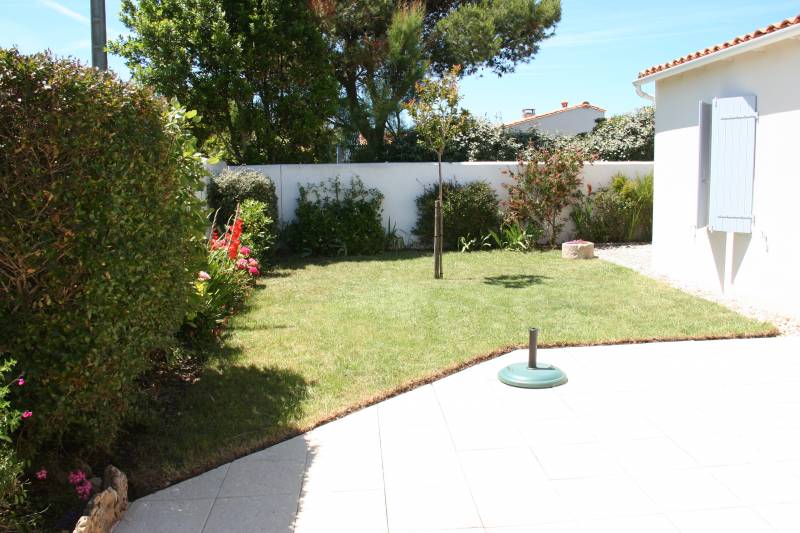 Photo 9 : JARDIN d'une maison située à Saint-Clément-des-Baleines, île de Ré.