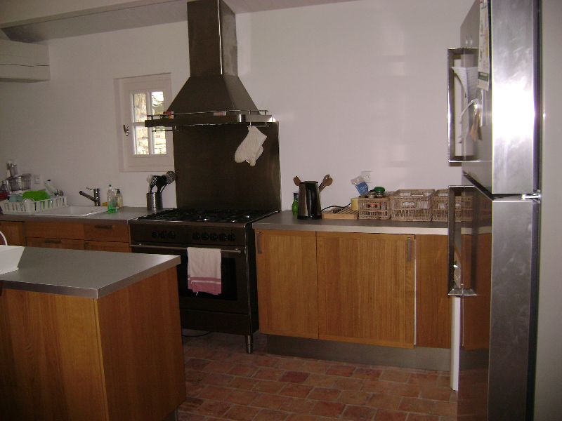 Photo 10 : CUISINE d'une maison située à Les Portes-en-Ré, île de Ré.