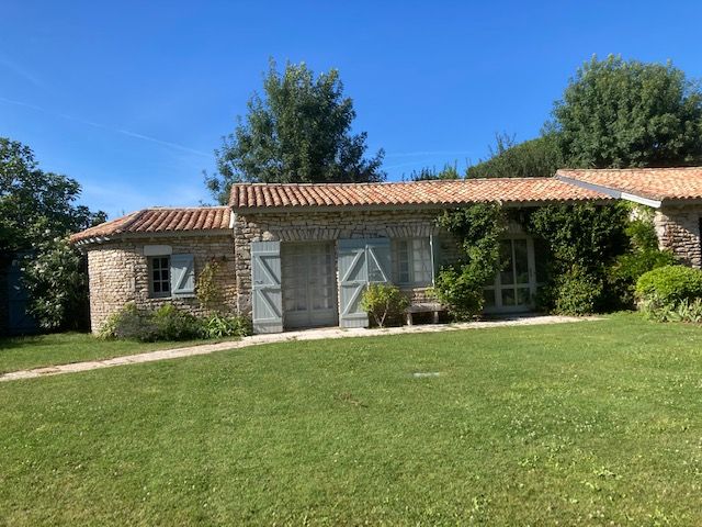 Photo 3 : CHAMBRE d'une maison située à Les Portes-en-Ré, île de Ré.