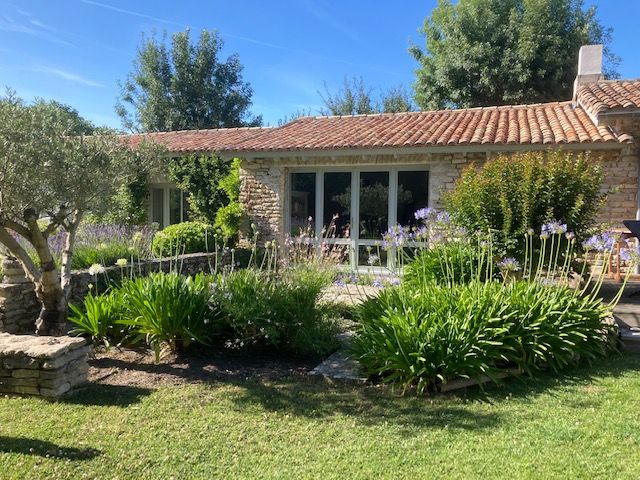 Photo 4 : JARDIN d'une maison située à Les Portes-en-Ré, île de Ré.