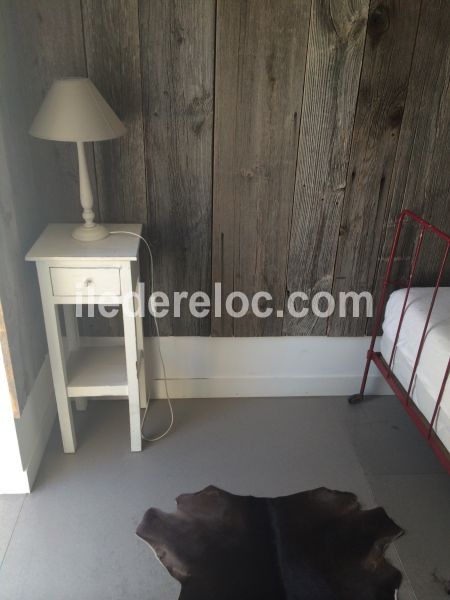 Photo 23 : CHAMBRE d'une maison situ&eacute;e &agrave; Saint-Cl&eacute;ment-des-Baleines, &icirc;le de R&eacute;.