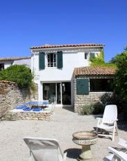 Ile de R&eacute;:Maison de charme avec jardin clos pour 6 personnes
