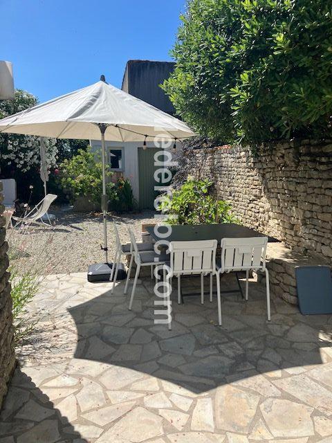 Photo 4 : TERRASSE d'une maison situ&eacute;e &agrave; Saint-Cl&eacute;ment-des-Baleines, &icirc;le de R&eacute;.