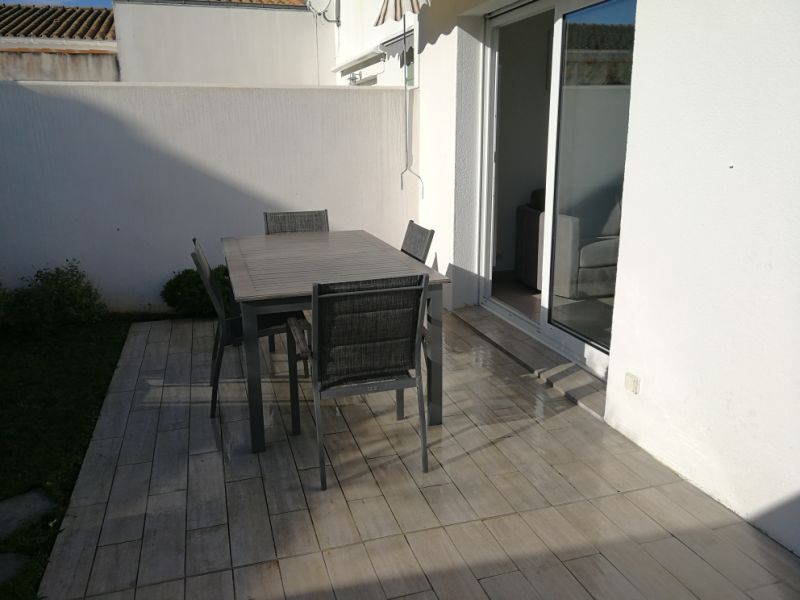 Photo 2 : TERRASSE d'une maison située à La Flotte-en-Ré, île de Ré.