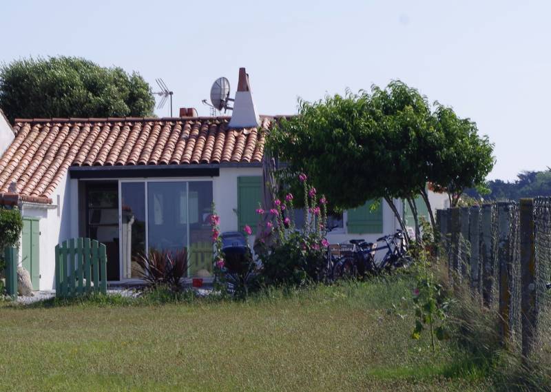 Photo 2 : EXTERIEUR d'une maison située à La Flotte-en-Ré, île de Ré.