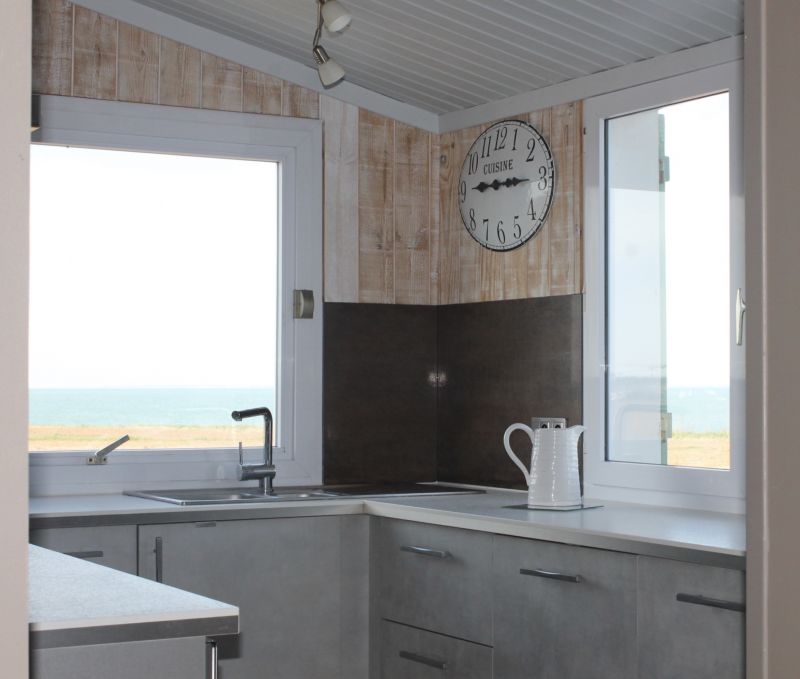 Photo 5 : CUISINE d'une maison située à La Flotte-en-Ré, île de Ré.