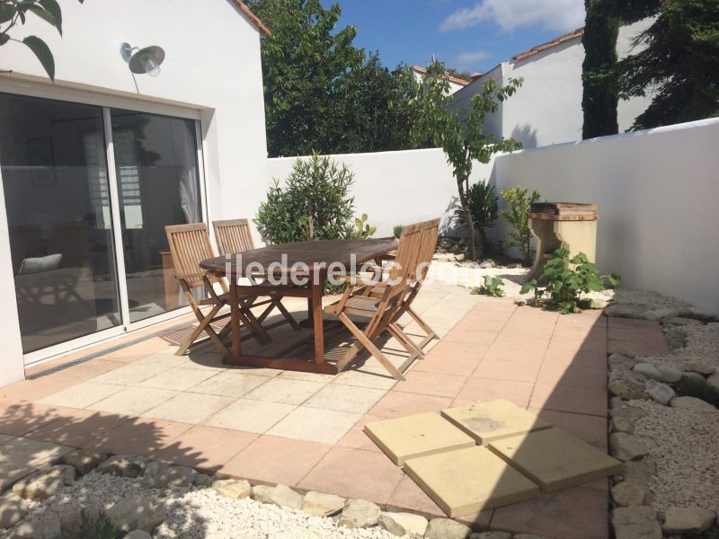 Photo 12 : TERRASSE d'une maison située à Sainte-Marie-de-Ré, île de Ré.