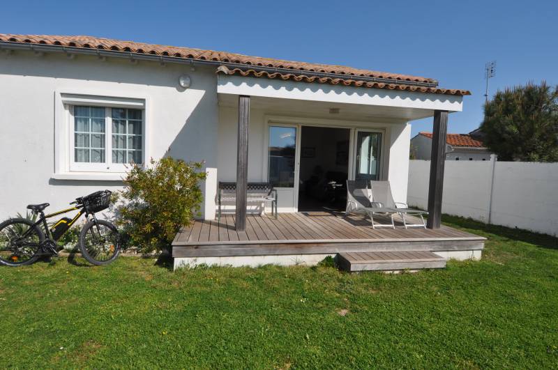 Photo 1 : EXTERIEUR d'une maison située à La Couarde-sur-mer, île de Ré.