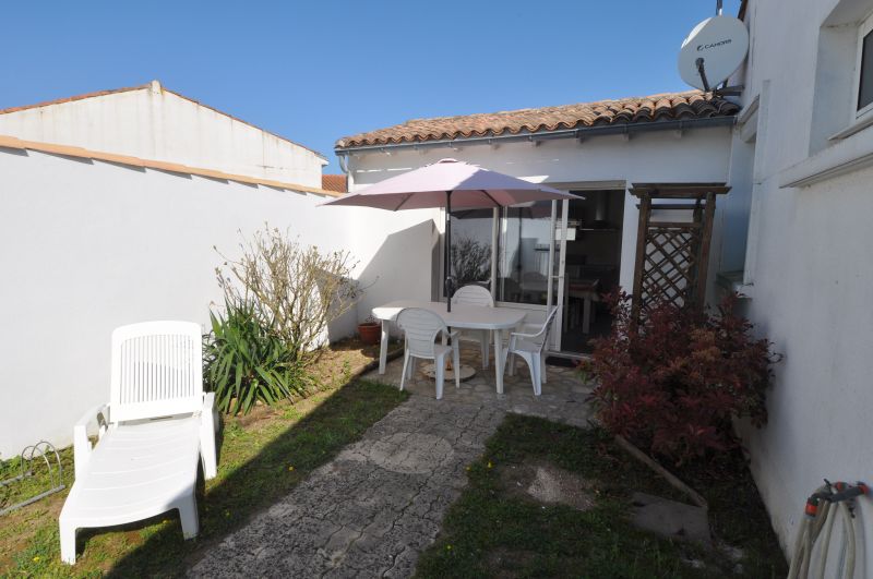 Photo 1 : EXTERIEUR d'une maison située à La Couarde-sur-mer, île de Ré.