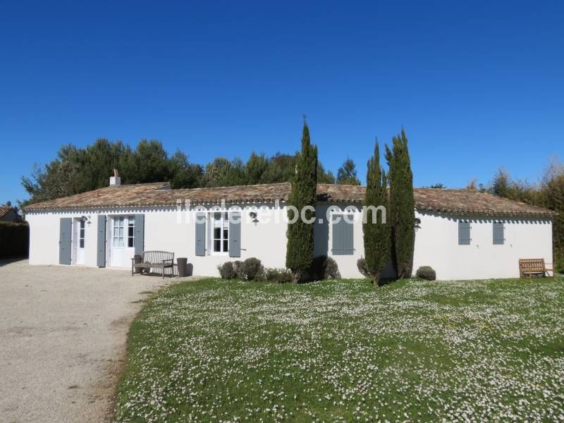 Photo 2 : JARDIN d'une maison située à Les Portes-en-Ré, île de Ré.