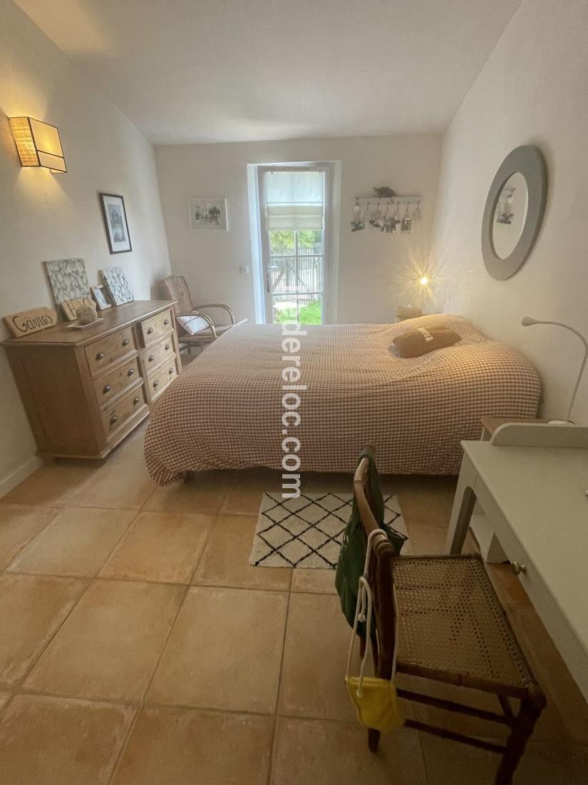 Photo 10 : CHAMBRE d'une maison située à Les Portes-en-Ré, île de Ré.