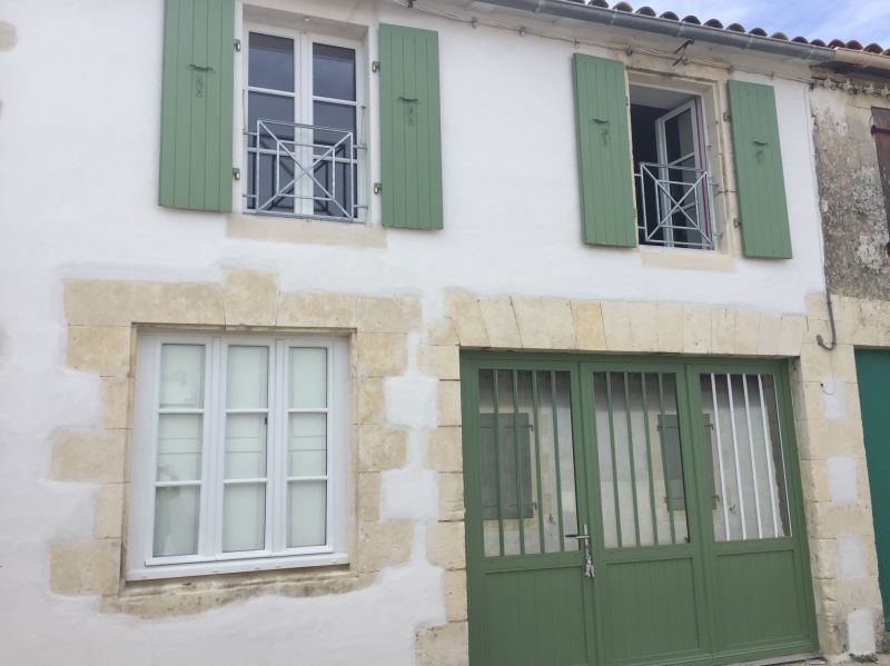 Photo 20 : EXTERIEUR d'une maison située à Le Bois-Plage-en-Ré, île de Ré.