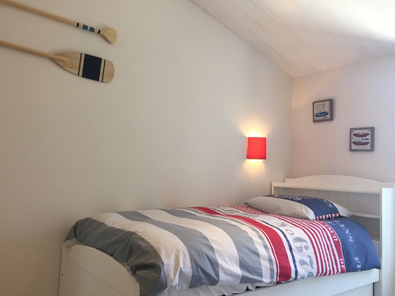 Photo 27 : CHAMBRE d'une maison située à Le Bois-Plage-en-Ré, île de Ré.