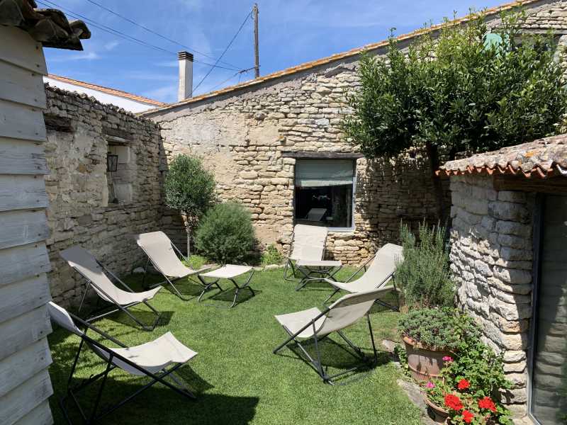 Photo 21 : JARDIN d'une maison située à Saint-Clement, île de Ré.