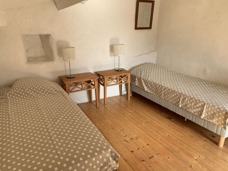 Photo 18 : CHAMBRE d'une maison située à Saint-Clément-des-Baleines, île de Ré.