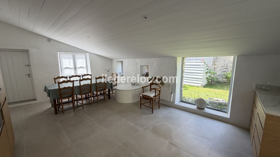 Photo 4 : NC d'une maison situ&eacute;e &agrave; Saint-Cl&eacute;ment-des-Baleines, &icirc;le de R&eacute;.