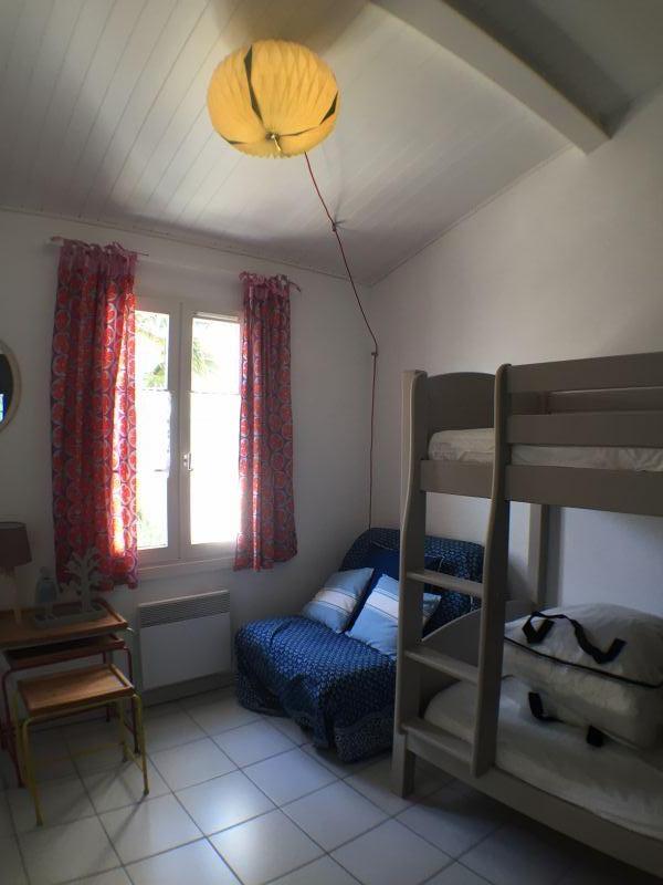 Photo 21 : CHAMBRE d'une maison située à La Couarde-sur-mer, île de Ré.