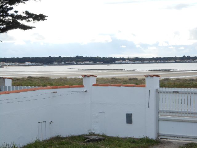 Photo 3 : EXTERIEUR d'une maison située à Rivedoux-Plage, île de Ré.