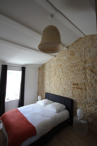 Photo 11 : CHAMBRE d'une maison située à Ars en Ré, île de Ré.