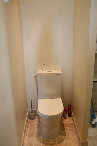 Photo 9 : WC d'une maison située à La Flotte-en-Ré, île de Ré.